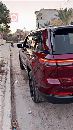 جیپ گراند شیرۆکی